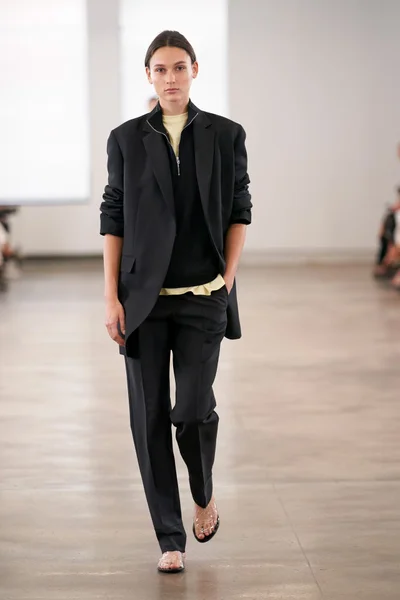 Look 12